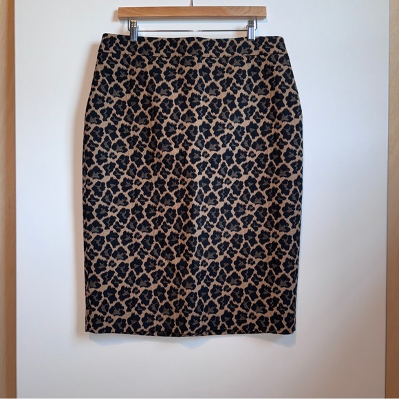 Talbots Leopard Print Jacquard Pencil Skirt NWT Women's Size 14 Baddie Style - Picture 1 of 14